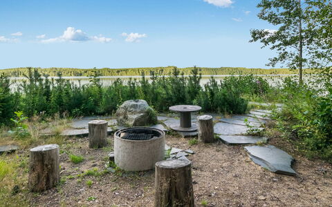 Torniniemi: Plantengemeenschap, Buitenmeubels, Buitentafel, Tuin, Natuurlijk Materiaal, Bank, Park, Openluchtbank, Picknicktafel
