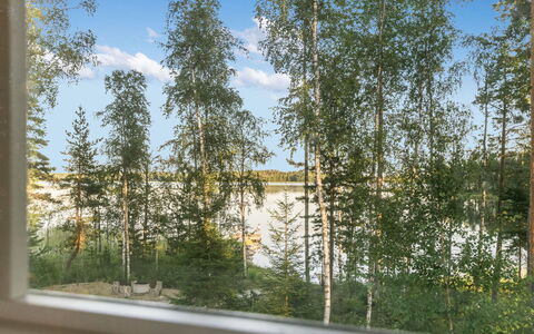 Haapaniemi: Bed, Meubilair, Slaapkamer, Interieur Ontwerp, Bedding, Laken, Flooring, Hout, Verdieping, Kamer