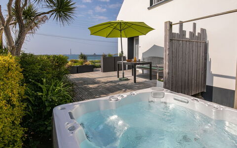 L'Air du Large: Toevlucht, Schaduw, Eco Hotel, Kamerplant, Hotel, Stoel, Balkon, Buitenmeubels, Villa, Penthouse
