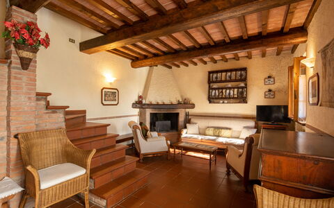 Casa Del Colle: Meubilair, Bankstel, Eigendom, Fotolijst, Gebouw, Tafel, Hout, Interieur Ontwerp, Woonkamer, Kamerplant