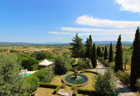 Il Poggiolo: Lucht, Wolk, Fabriek, Boom, Natuurlijk Landschap, Plantkunde, Land Lot, Gras, Lariks, Landschap