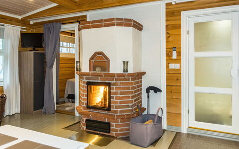 Renkitupa: Hout, Interieur Ontwerp, Meubilair, Flooring, Kamer, Huis, Plafond, Verdieping, Beits, Hardwood