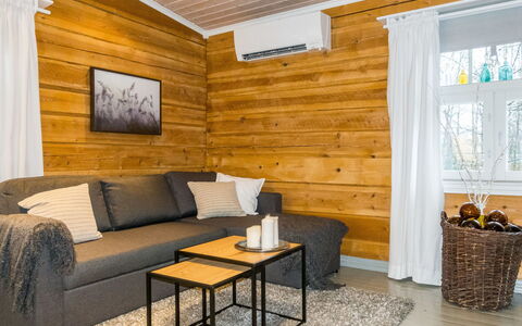 Renkitupa: Meubilair, Flooring, Interieur Ontwerp, Hout, Houten Vloer, Verdieping, Bankstel, Kamer, Woonkamer, Verlichting