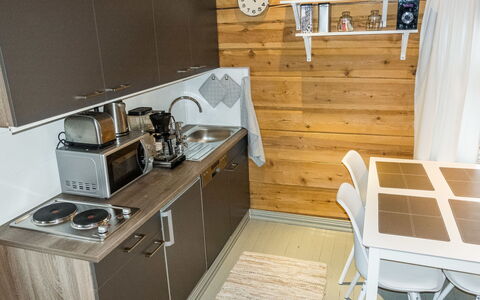 Renkitupa: Keuken, Flooring, Hout, Major Appliance, Interieur Ontwerp, Meubilair, Toestel Van De Keuken, Countertop, Verdieping, Cabinetry