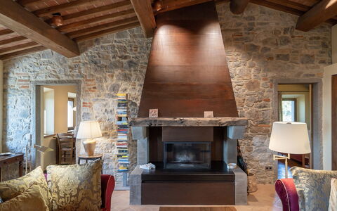 Villa Dorothea: Hout, Interieur Ontwerp, Gebouw, Verdieping, Straal, Flooring, Steen, Woonkamer, Onroerend Goed, Hardwood