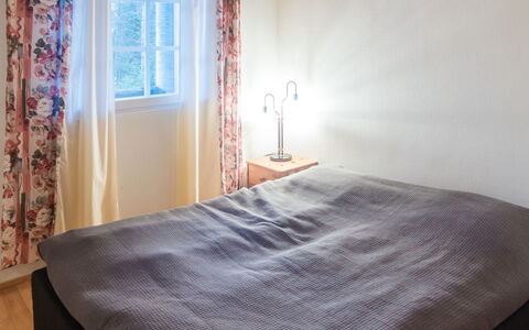 Rukanpesä 2A: Interieur Ontwerp, Bed, Verdieping, Slaapkamer, Flooring, Meubilair, Laken, Hout, Linens, Bedding