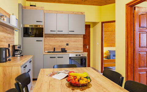 Jókai: Interieur Ontwerp, Meubilair, Hout, Flooring, Verdieping, Plafond, Countertop, Keuken, Kamer, Cabinetry