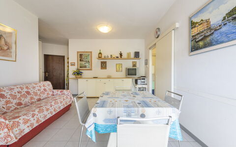 Casa Marina: Fotolijst, Eigendom, Meubilair, Azure, Tafel, Lade, Interieur Ontwerp, Verdieping, Flooring, Onroerend Goed