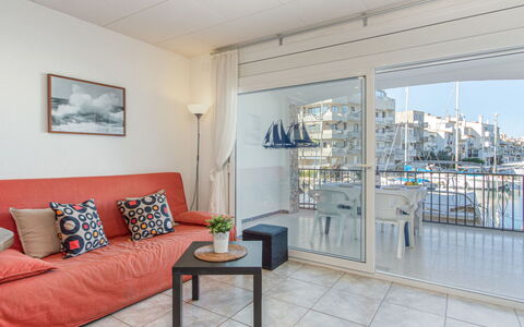 Empuriabrava 666: Eigendom, Meubilair, Fotolijst, Bankstel, Comfort, Gebouw, Interieur Ontwerp, Woonkamer, Kamerplant, Flooring