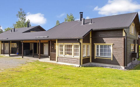 Tahkontupa: Hout, Huis, Huis, Verblijf, Dak, Woongebied, Siding, Land Lot, Veranda, Schaduw