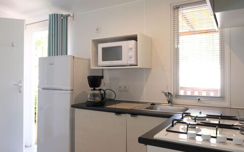 Porto Cesareo 604: Gootsteen, Cabinetry, Eigendom, Wastafel, Venster, Toestel Van De Keuken, Countertop, Kraan, Gasfornuis, Keuken