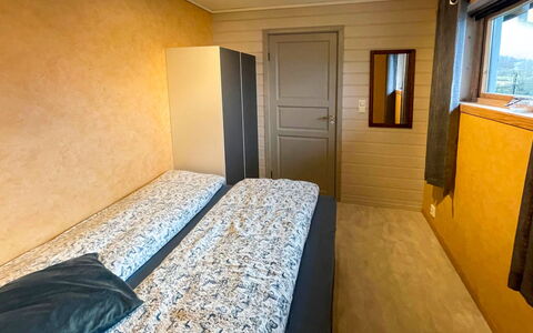 Bakkafall: Gebouw, Comfort, Azure, Hout, Venster, Bed Frame, Interieur Ontwerp, Bed, Verdieping