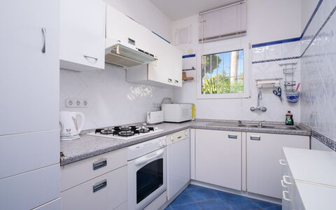 Salamanca: Cabinetry, Countertop, Eigendom, Kraan, Wastafel, Gootsteen, Blauw, Fornuis, Keuken, Interieur Ontwerp