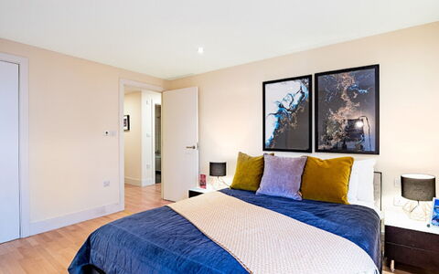 Sir Jl: Meubilair, Gebouw, Comfort, Deur, Azure, Blauw, Schaduw, Hout, Bed Frame