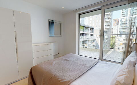 Indescon Court: Meubilair, Gebouw, Eigendom, Comfort, Deur, Hout, Schaduw, Bed, Venster