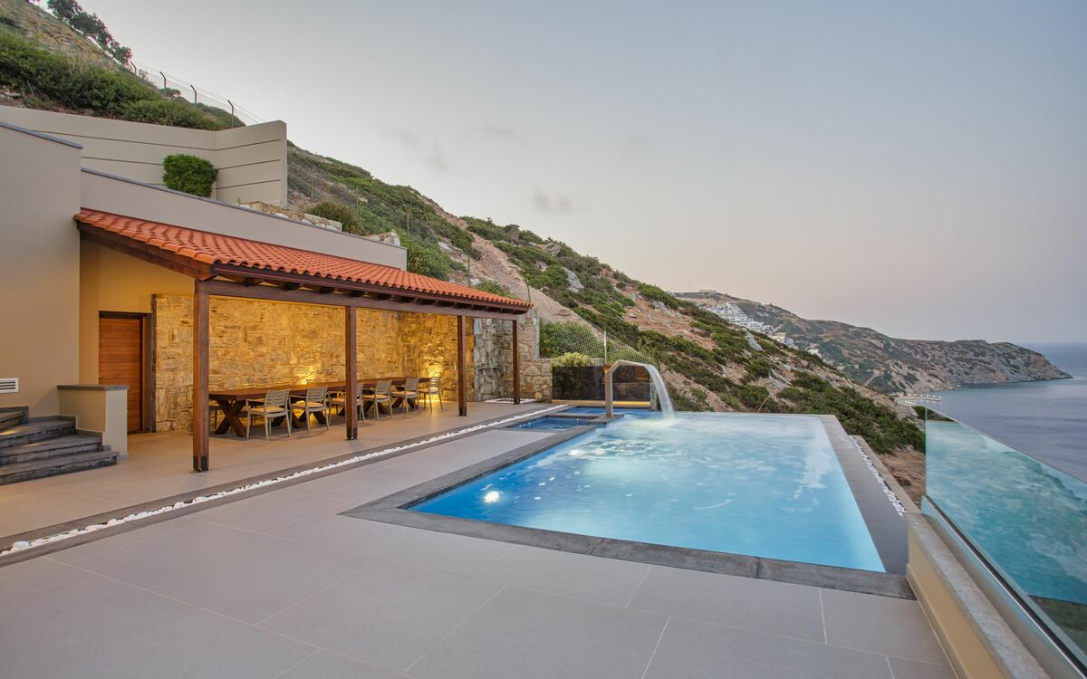 Amfitriti Luxury Villa