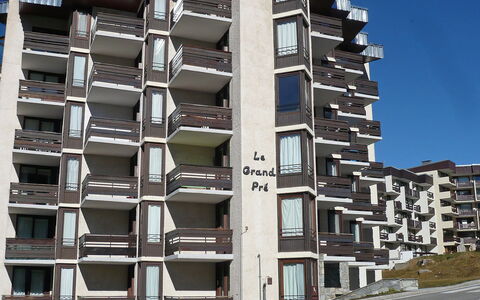 Tignes 230: Gebouw, Dag, Eigendom, Lucht, Blok Van De Toren, Stedelijk Ontwerp, Condominium, Rechthoek, Buurt, Boom