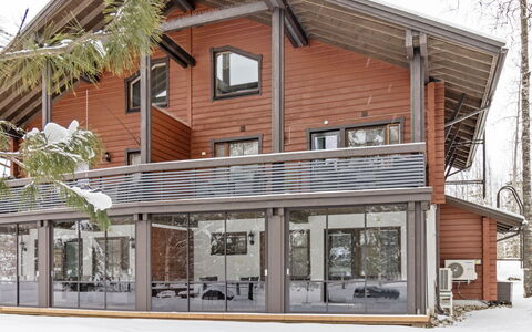 Alppitalo Sinitähti 9 As 1: Bed, Meubilair, Slaapkamer, Interieur Ontwerp, Bedding, Laken, Flooring, Hout, Verdieping, Kamer