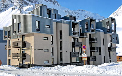 Tignes 390: Sneeuw, Lucht, Gebouw, Eigendom, Berg, Venster, Helling, Huis, Woongebied, Onroerend Goed