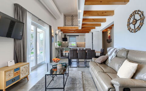 Villa Civitan: Meubilair, Hout, Interieur Ontwerp, Bankstel, Flooring, Plafond, Woonkamer, Tafel, Huis, Stoel