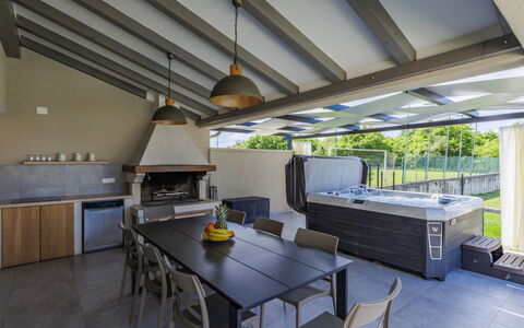 Villa Civitan: Meubilair, Flooring, Interieur Ontwerp, Verdieping, Plafond, Stoel, Schaduw, Zwembad, Buitenmeubels, Outdoor Structuur