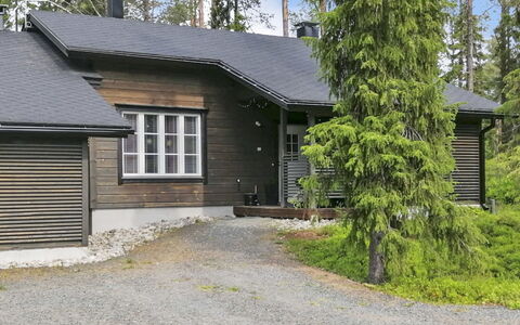 Rukan Pramea: Gebouw, Venster, Huis, Siding, Dak, Hout, Huis, Verblijf, Woongebied, Landgoed