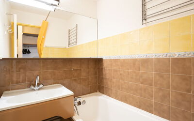 Accommodatie:&nbsp;Médian 330 350.3