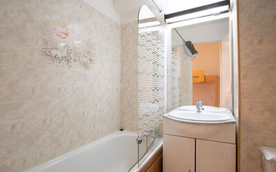 Accommodatie:&nbsp;Médian 422 350.4