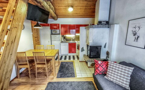 Rukaköngäs 24: Hout, Huis, Kamer, Plafond, Blokhut, Hardwood, Beits, Woonkamer, Daylighting, Freezing