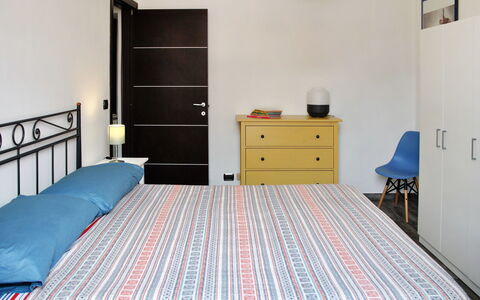 Sotto Il Segno dei Pesci: Meubilair, Eigendom, Cabinetry, Gebouw, Comfort, Product, Hout, Azure, Bed Frame, Huis