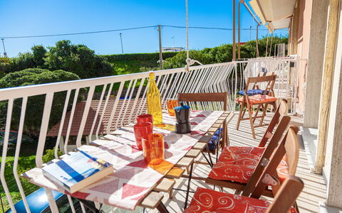 Apartment Fernanda - Levanto: Lucht, Tafel, Eigendom, Meubilair, Stoel, Boom, Buitenmeubels, Hout, Buitentafel, Vrije Tijd