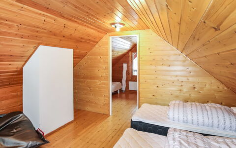 Alppikylä 4A: Hout, Siding, Verblijf, Huis, Huis, Plank, Garden Gebouwen, Blokhut, Hardwood, Veranda