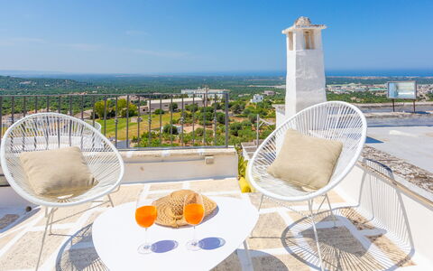 Romeo e Giulietta - Terrazza Vista Mare: Lucht, Tafel, Meubilair, Tableware, Product, Stoel, Azure, Buitenmeubels, Interieur Ontwerp, Gebouw