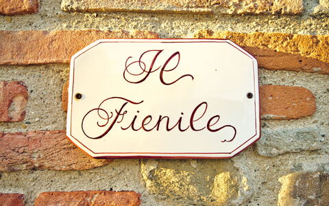 Il Fienile Holiday Home: Eigendom, Rechthoek, Hout, Geel, Font, Steen, Materiële Goederen, Metselwerk