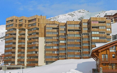 Val Thorens 140: Lucht, Gebouw, Sneeuw, Venster, Wolk, Stedelijk Ontwerp, Condominium, Blok Van De Toren, Buurt, Berg