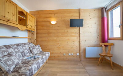 Arcelle 508 550.20: Meubilair, Venster, Gebouw, Hout, Comfort, Flooring, Beits, Verdieping, Woonkamer, Muur