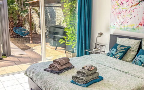 Logis de la Castagne: Meubilair, Interieur Ontwerp, Bed, Slaapkamer, Verdieping, Flooring, Laken, Kamer, Linens, Bedding