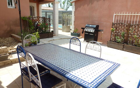 Logis de la Castagne: Lucht, Wolk, Voedsel, Fabriek, Tableware, Tafel, Venster, Berg, Fruit, Hout