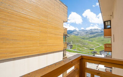 Vanoise 578 610.18: Lucht, Eigendom, Wolk, Gebouw, Hout, Schaduw, Architectuur, Beits, Boom, Hardwood