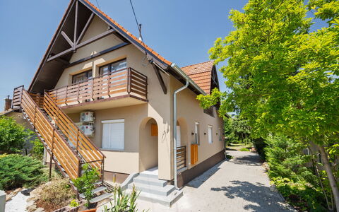 May: Blauw, Geel, Balkon, Beits, Hotel, Kamerplant