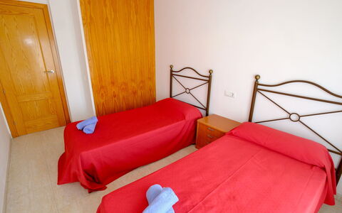 Pasarela: Comfort, Textiel, Hout, Interieur Ontwerp, Flooring, Huis, Verdieping, Gebouw, Bed Frame, Hardwood