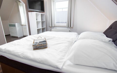 Kiek in: Meubilair, Comfort, Hoofdkussen, Interieur Ontwerp, Bed Frame, Bed, Verdieping, Gebouw, Hout, Onroerend Goed
