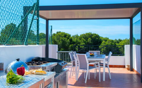 Calpe Calp 1070: Water, Lucht, Gebouw, Venster, Zwembad, Azure, Schaduw, Samengesteld Materiaal, Onroerend Goed, Vrije Tijd
