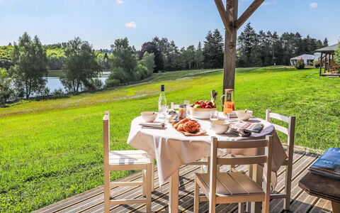 Meyrignac-L'Eglise 110: Meubilair, Tafel, Stoel, Buitenmeubels, Tableware, Keuken En Eettafel, Buitentafel, Serveware, Voedsel, Tuin