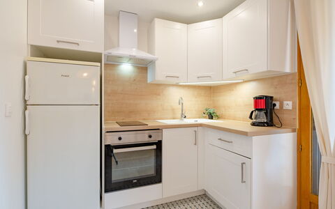 Marysol: Cabinetry, Countertop, Eigendom, Gebouw, Meubilair, Toestel Van De Keuken, Wastafel, Fornuis, Keuken, Huishoudapparatuur