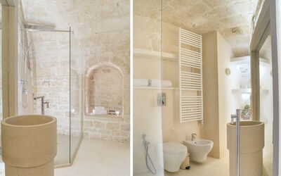 Room Romantic Grotta D'Agnano 8: Loodgieterswerkinrichting, Eigendom, Toilet, Kraan, Badkamer, Wc Bril, Interieur Ontwerp, Architectuur, Douche, Flooring