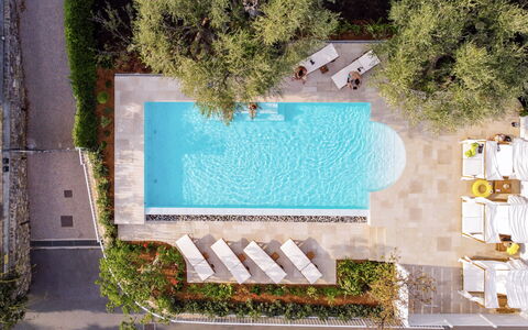 Villa La Rodina - Diano Marina: Fabriek, Gebouw, Water, Azure, Rechthoek, Stedelijk Ontwerp, Condominium, Buurt, Schaduw, Boom