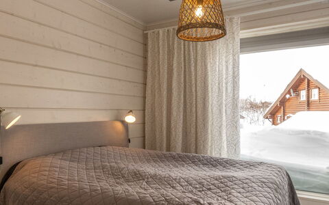Haltinmalla: Hout, Interieur Ontwerp, Plafond, Flooring, Verdieping, Slaapkamer, Lichte Inrichting, Verlichting, Kamer, Bed