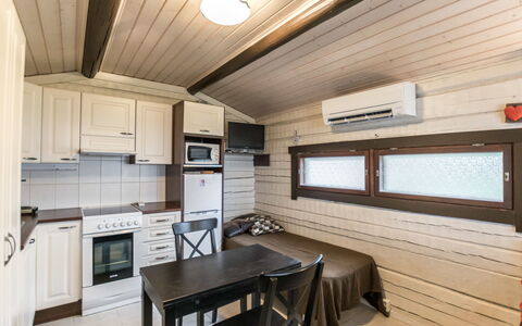 Anttoora A-Sauna: Hout, Verdieping, Flooring, Interieur Ontwerp, Meubilair, Deur, Plafond, Huis, Beits, Hardwood