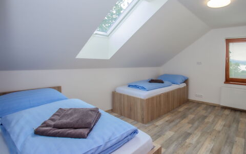Dehtáře: Meubilair, Gebouw, Comfort, Azure, Textiel, Hout, Bed, Huis, Interieur Ontwerp, Bed Frame